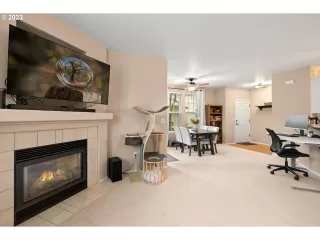 Photo #6: 23035506 Listing