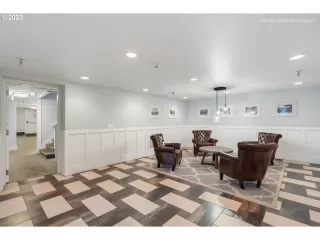 Photo #4: 23035939 Listing