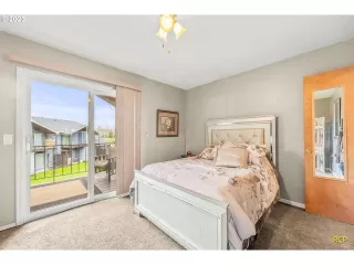 Photo #3: 23036643 Listing