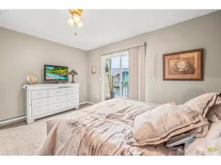 Photo #5: 23036643 Listing