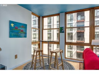 Photo #5: 23038283 Listing