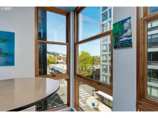 Photo #6: 23038283 Listing