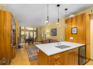 Photo #3: 23038829 Listing