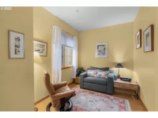 Photo #6: 23038829 Listing
