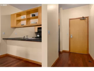 Photo #2: 23039131 Listing