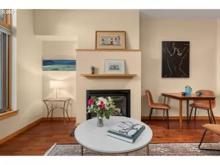 Photo #5: 23039131 Listing