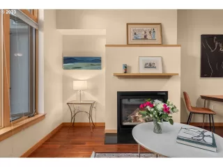 Photo #6: 23039131 Listing