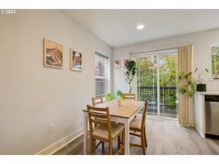 Photo #3: 23043112 Listing 