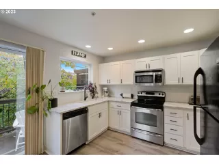 Photo #6: 23043112 Listing 