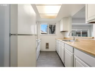 Photo #6: 23045705 Listing 