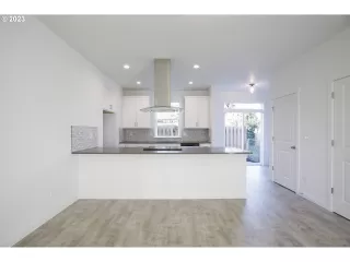 Photo #4: 23046005 Listing 