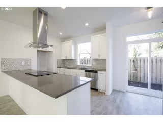 Photo #6: 23046005 Listing 