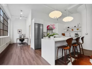 Photo #3: 23047578 Listing 