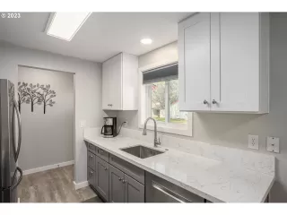 Photo #4: 23048360 Listing 