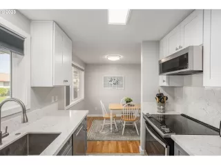 Photo #6: 23048360 Listing 