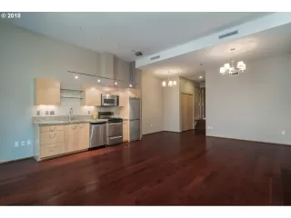 Photo #5: 23048825 Listing 