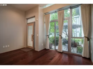 Photo #6: 23048825 Listing 