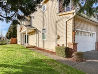 Photo #2: 23049132 Listing