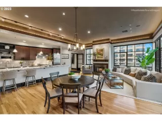 Photo #2: 23049321 Listing