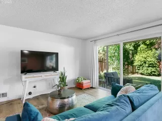 Photo #5: 23049455 Listing 