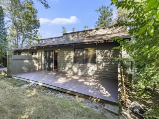 Photo #4: 23049950 Listing