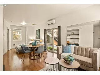 Photo #2: 23049959 Listing 