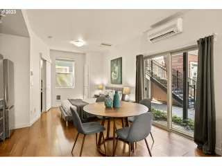 Photo #3: 23049959 Listing 