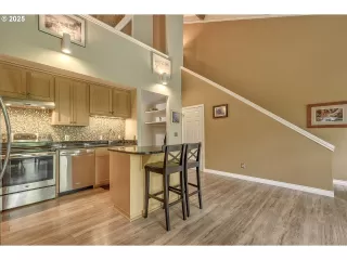 Photo #3: 230500714 Listing