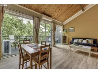 Photo #6: 230500714 Listing