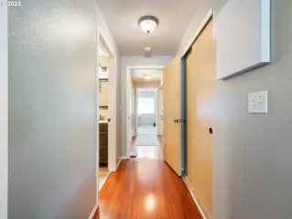 Photo #2: 23050769 Listing