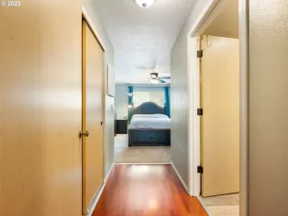 Photo #3: 23050769 Listing