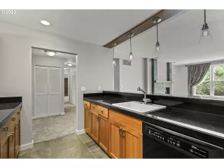 Photo #3: 23051045 Listing 