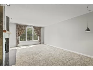 Photo #4: 23051045 Listing 