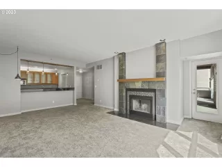 Photo #6: 23051045 Listing 