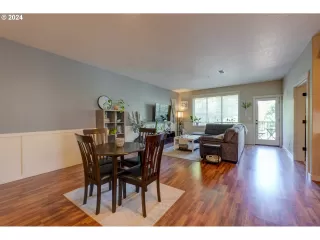 Photo #2: 230511463 Listing