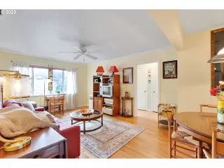 Photo #4: 23051204 Listing