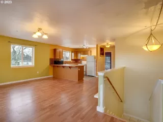 Photo #2: 23051257 Listing