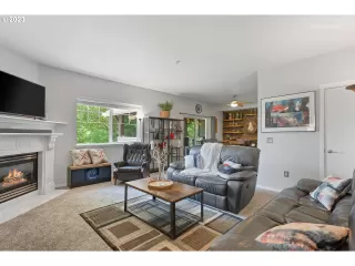 Photo #3: 23051509 Listing