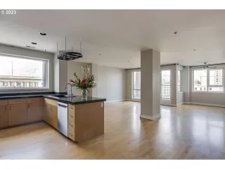 Photo #4: 23051593 Listing 