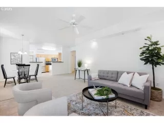 Photo #2: 23051736 Listing