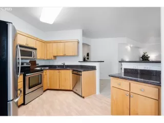 Photo #5: 23051736 Listing