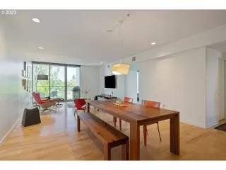 Photo #4: 23052475 Listing