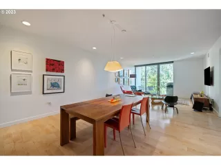 Photo #5: 23052475 Listing