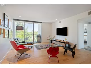 Photo #6: 23052475 Listing