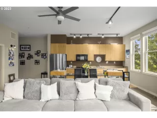 Photo #3: 23052821 Listing