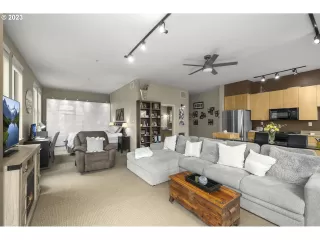 Photo #6: 23052821 Listing