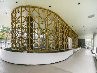 Photo #5: 23053469 Listing