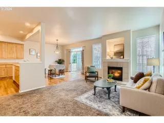 Photo #6: 23053633 Listing