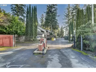 Photo #2: 23055778 Listing