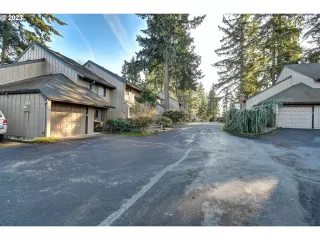 Photo #3: 23055778 Listing